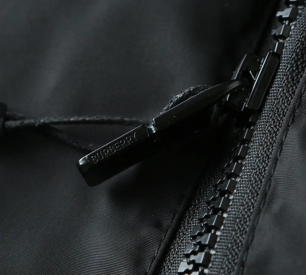 Baibaoli 2026 spring New Arrival jacket, new show product‼ The product is in perfect condition, comfortable and warm, with three standard colors and full and attractive colors. The very outstanding design easily enhances the sense of fashion. The workmanship is extremely sophisticated and rigorous, and the wiring is neat and meticulous! A masterpiece from a famous designer! The upper body does not look bloated and is super handsome! In Stock Sizes：M～XXXL